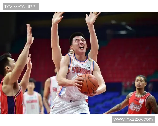 韩硕：从篮球场上的新星到商业领域的成功典范之路