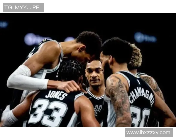 马刺与雷霆季后赛第六场激战回顾与精彩瞬间分析